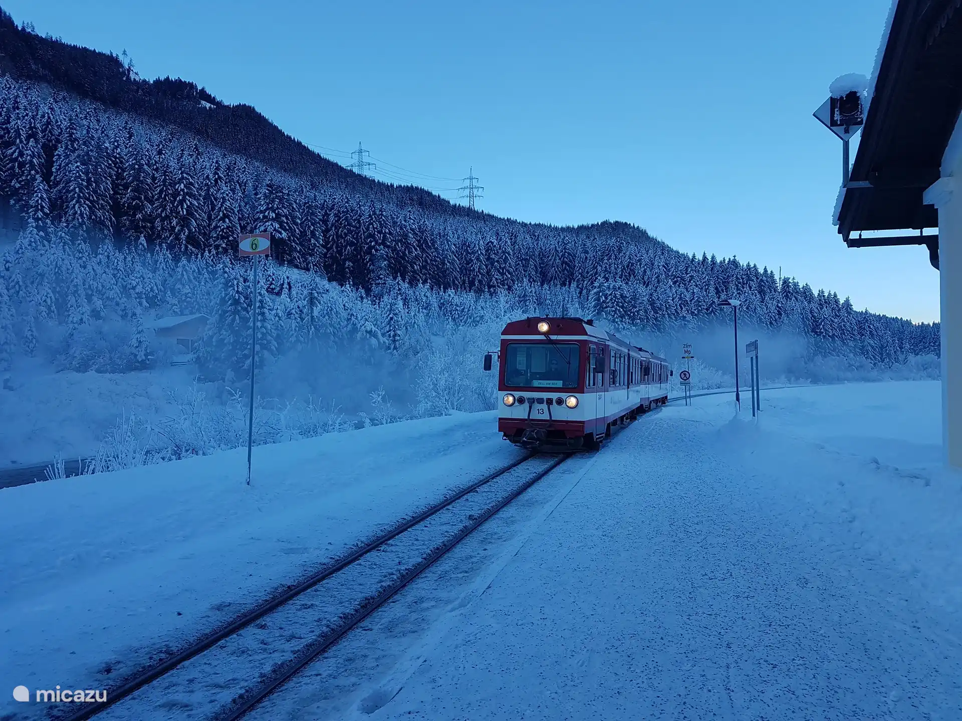 Het treinstation vlak bij de woning 