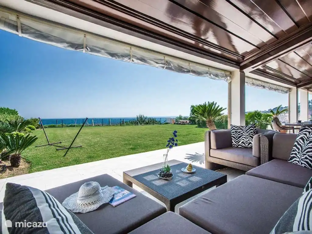 Lounge-Set mit Aussicht