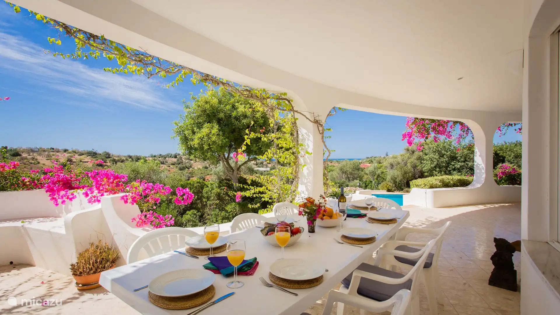 Mesa de comedor al aire libre