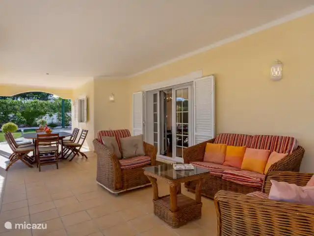 Casa Sabido 12 | Portugal, Algarve, Almancil - villa Véranda avec salon et coin repas