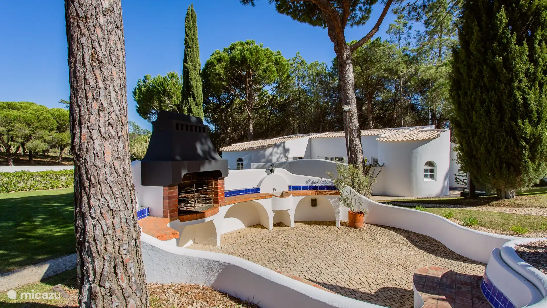 Außenküche mit Grill