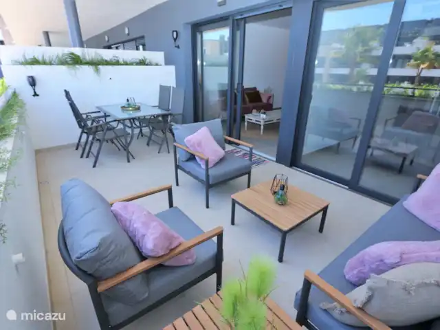 Appartement avec vue sur la piscine | Espagne, Costa Blanca, Orihuela Costa - appartement Balcon avec salon et table à manger