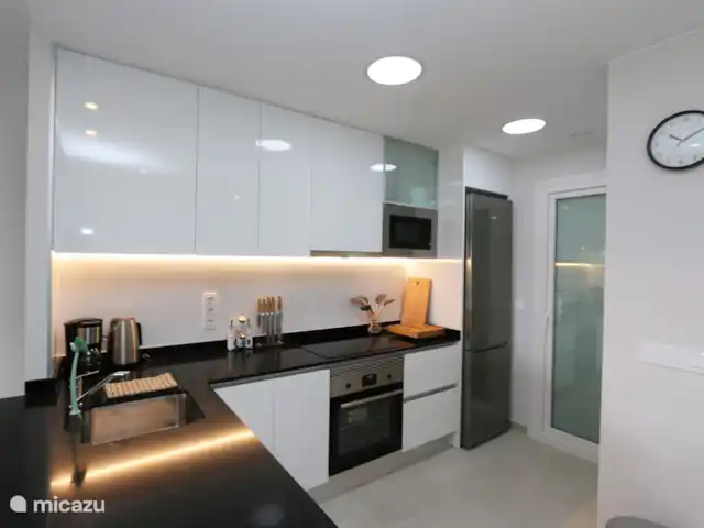 Apartamento de lujo en Flamenca Village en España, Costa Blanca, Orihuela Costa - apartamento Amplia cocina