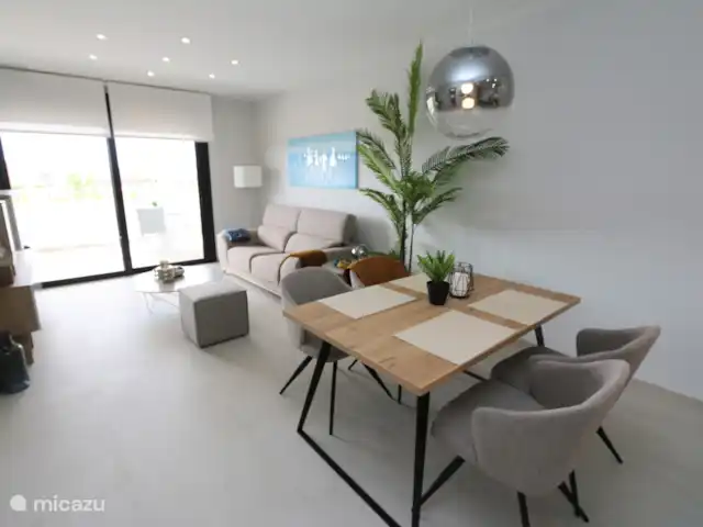 Apartamento de lujo en Flamenca Village en España, Costa Blanca, Orihuela Costa - apartamento Comedor y sala de estar