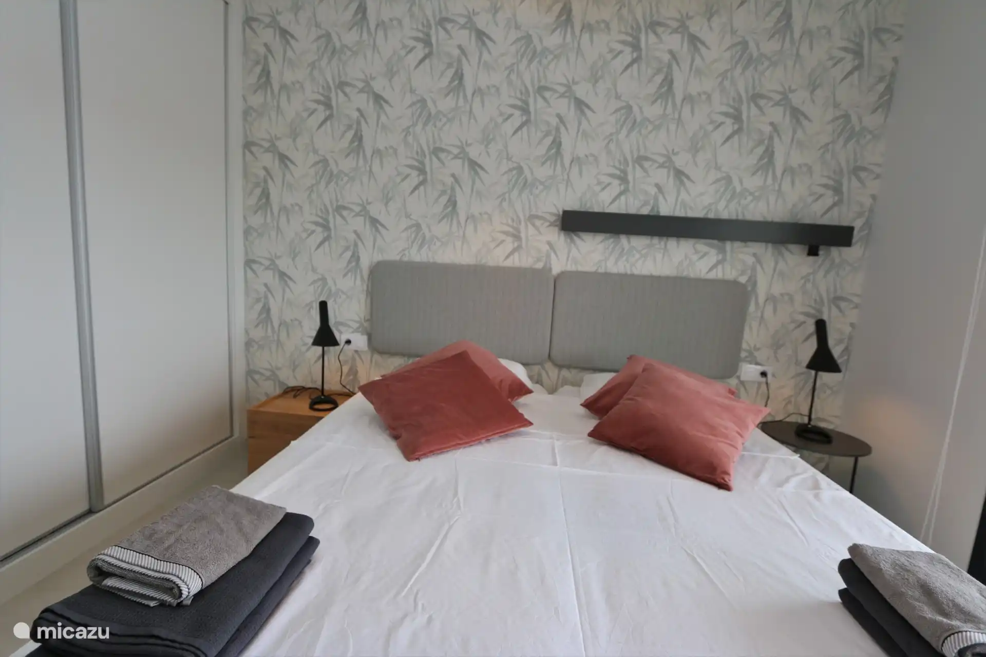 Chambre avec lit double