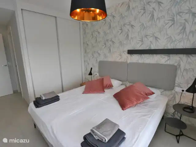 Apartamento de lujo en Flamenca Village en España, Costa Blanca, Orihuela Costa - apartamento Dormitorio con cama doble