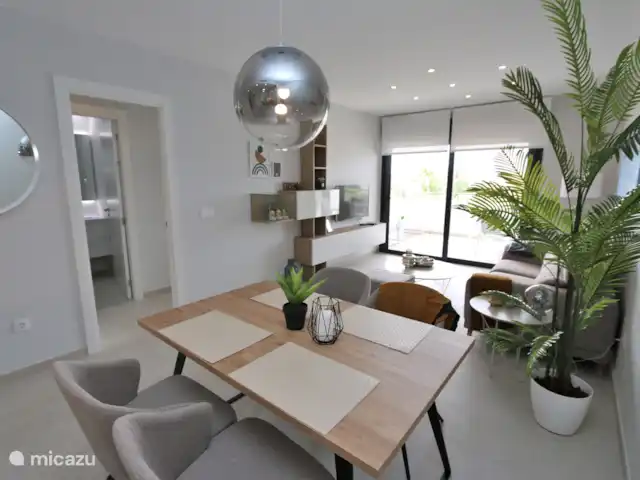 Apartamento de lujo en Flamenca Village en España, Costa Blanca, Orihuela Costa - apartamento Comedor y sala de estar