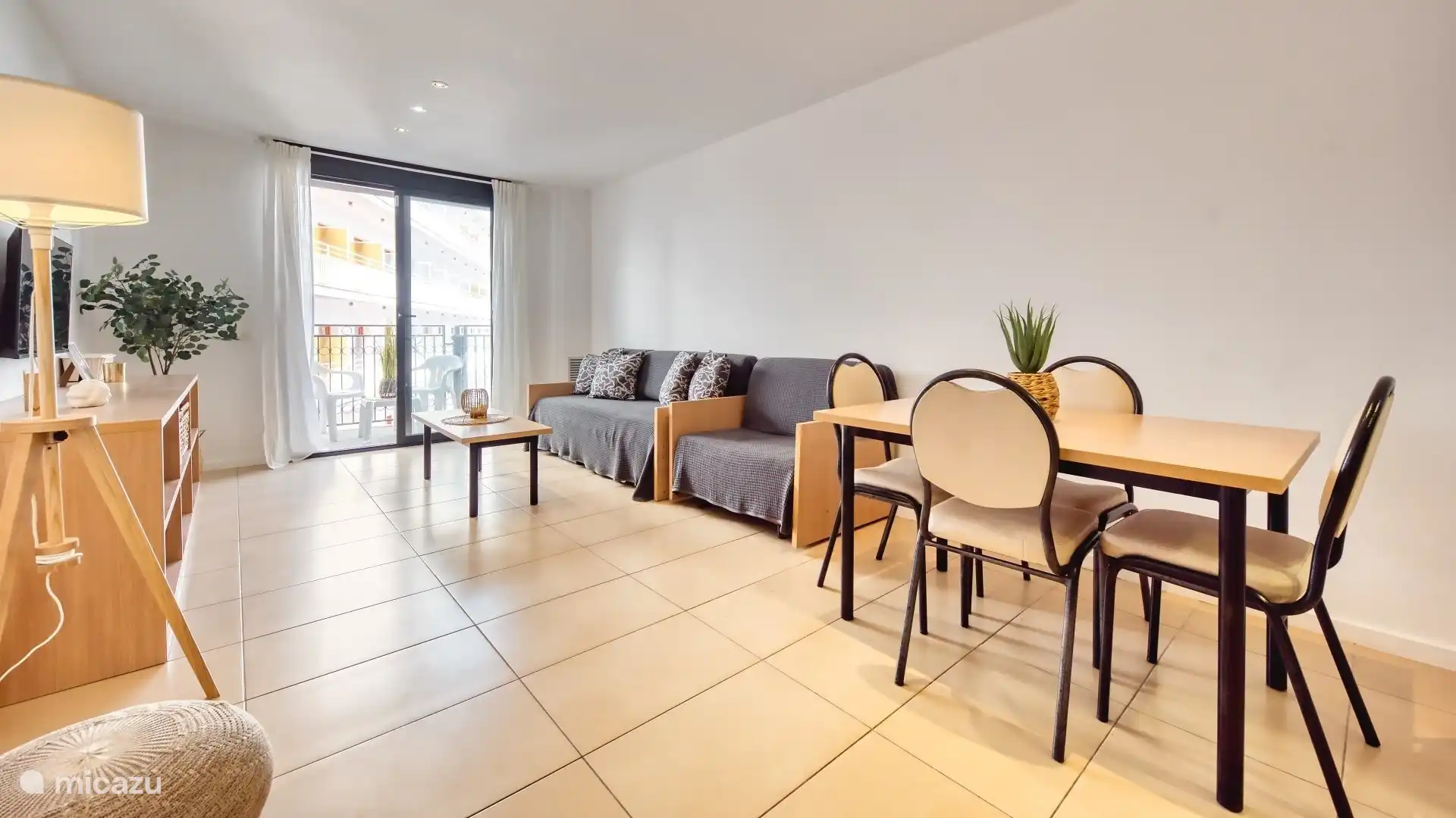 Moderne Wohnung mit Balkon und Gemeinschaftspool im Zentrum von Lloret!