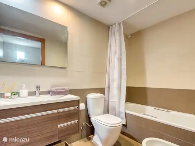 CostaCabana - Appartement Gaudí | Espagne, Costa Brava, Lloret de Mar - appartement Appartement moderne avec balcon et piscine commune dans le centre de Lloret !
