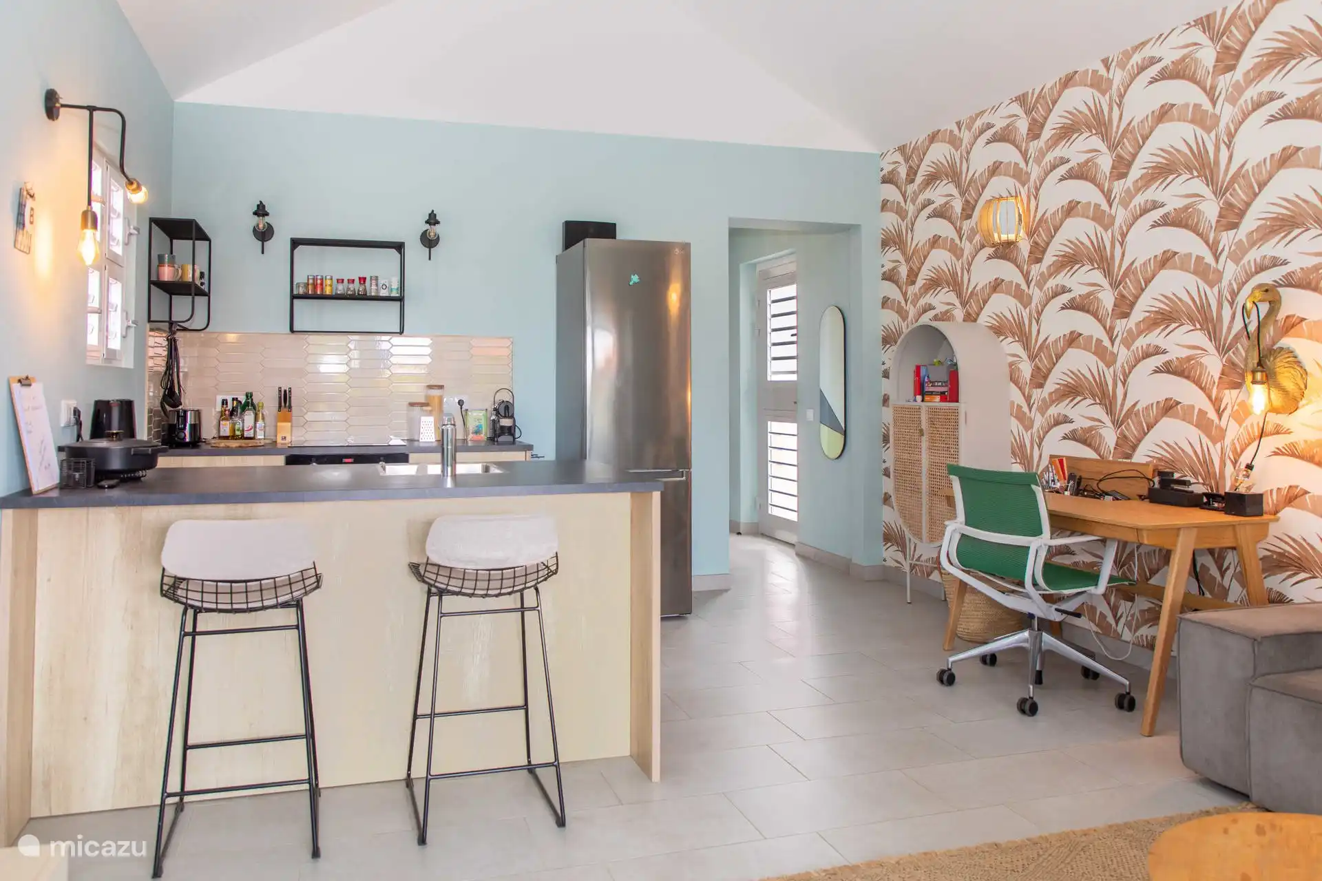 Küche und Arbeitsplatz