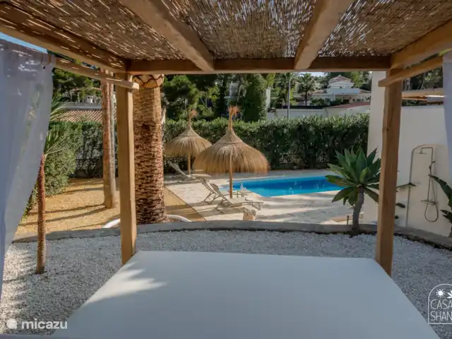 Casa Shanti | Espagne, Costa Blanca, Jávea - villa Vue depuis le lit balinais.