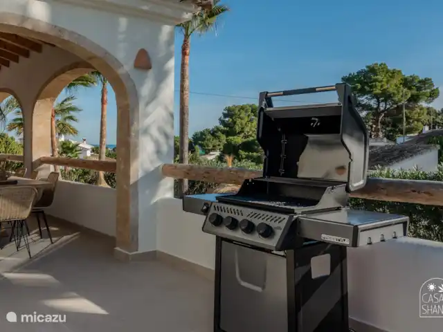 Casa Shanti | Espagne, Costa Blanca, Jávea - villa Le barbecue à gaz sur la naya adjacente à la cuisine.