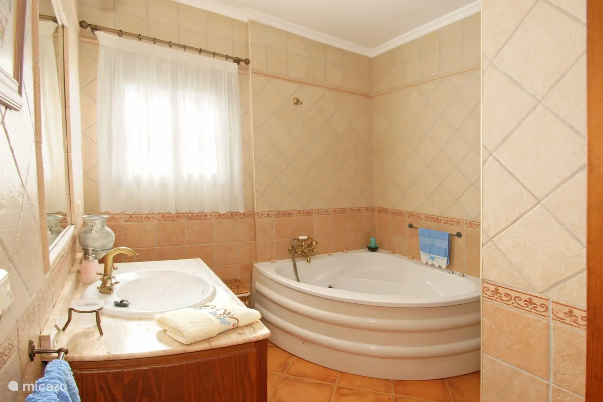 Es gibt keinen besseren Zeitpunkt, um sich zu entspannen, als jetzt, während Ihres Urlaubs. Also,,, Blase los. 