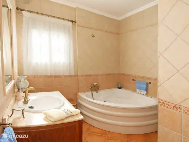 Villa Buenavista huren in Spanje, Costa del Sol, Comares - villa Er is geen beter moment om je te ontspannen dan nu, tijdens je vakantie. Dus,,,bubbel er maar op los.