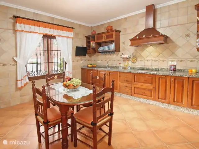 Villa Buenavista huren in Spanje, Costa del Sol, Comares - villa Een volledig uitgeruste keuken wacht op onze keukenprinsen en princessen.
