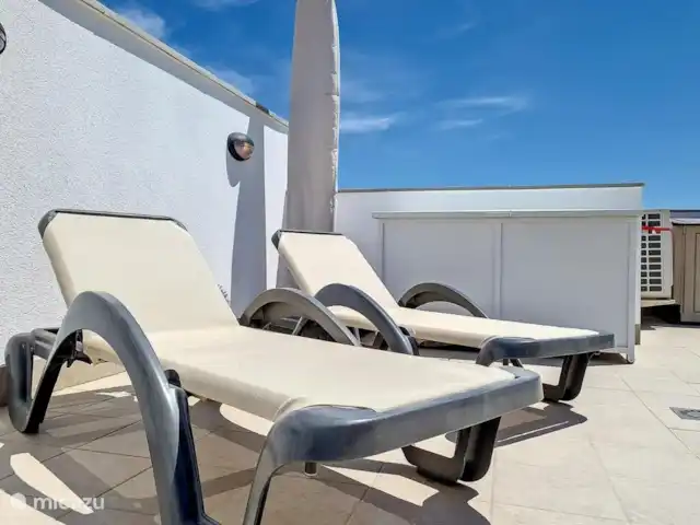 Location de Vacances Espagne, Costa Cálida, Lo Pagán, penthouse - Casa Luna Dorada - luxe Chaises longues