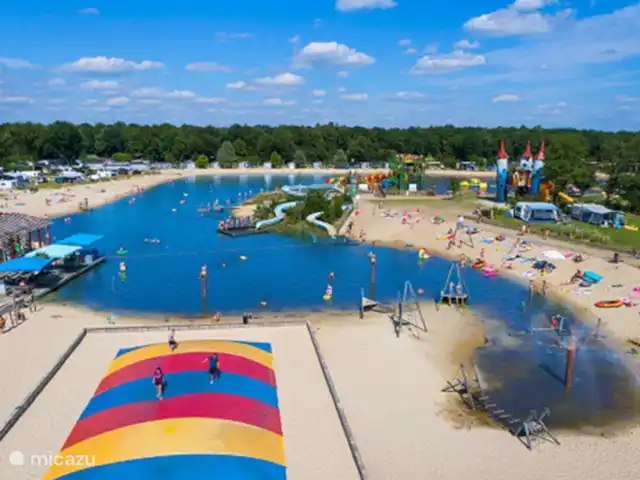 De Wilg, Stoetenslagh huren in Nederland, Overijssel, Rheezerveen - chalet 5 persoons Chalet de Wilg, Rheezerveen. Gratis gebruik van Capfun Stoetenslagh, springkussens, toverkasteel, eindeloos plezier.