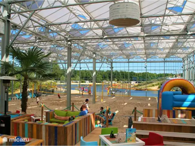 De Wilg, Stoetenslagh huren in Nederland, Overijssel, Rheezerveen - chalet 5 persoons Chalet de Wilg, Rheezerveen. Gratis gebruik van Capfun Stoetenslagh, overdekt zandstrand voor slechtere dagen, toch strandvolleyballen.