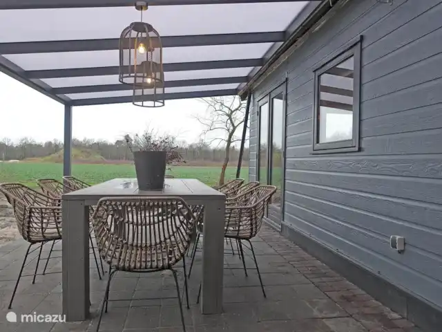 De Wilg, Stoetenslagh huren in Nederland, Overijssel, Rheezerveen - chalet 5 persoons Chalet de Wilg, Rheezerveen. Overdekt terras dat zelfs op een sombere dag mooi is !