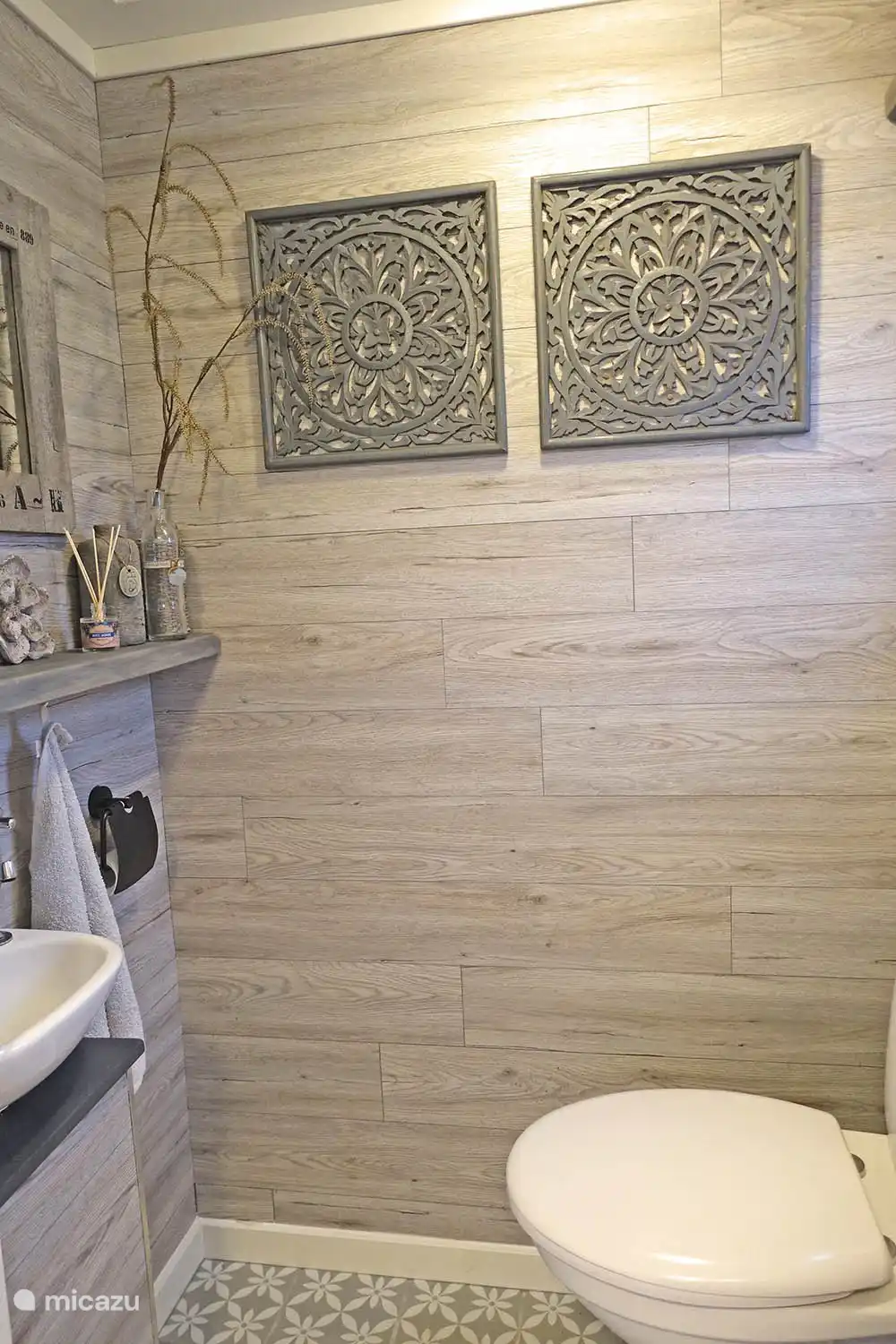 5 persoons chalet De Wilg, Rheezerveen. Zelfs het toilet is knus en gezellig