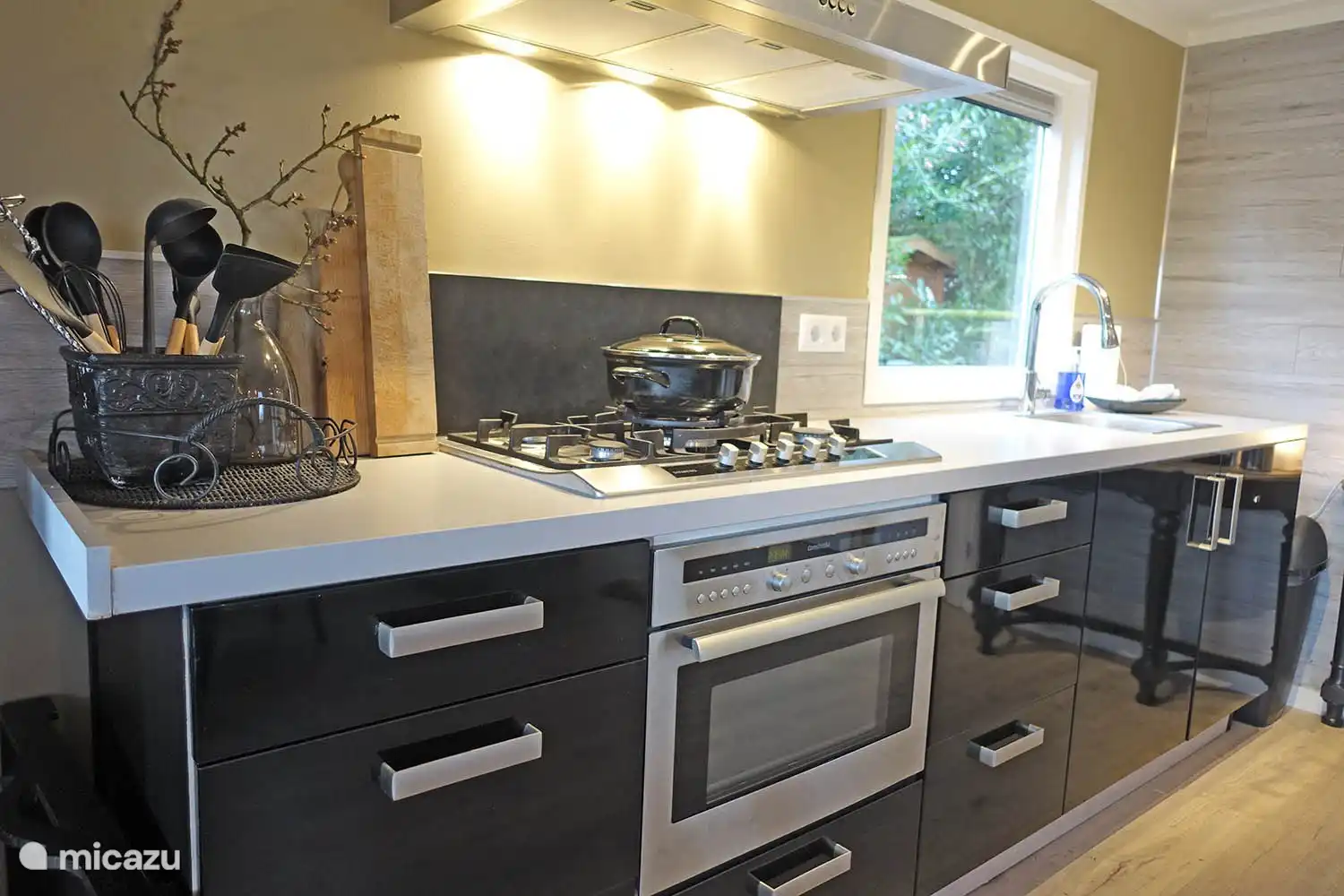 5 persoons chalet De Wilg, Rheezerveen. Alle keuken benodigdheden zijn aanwezig