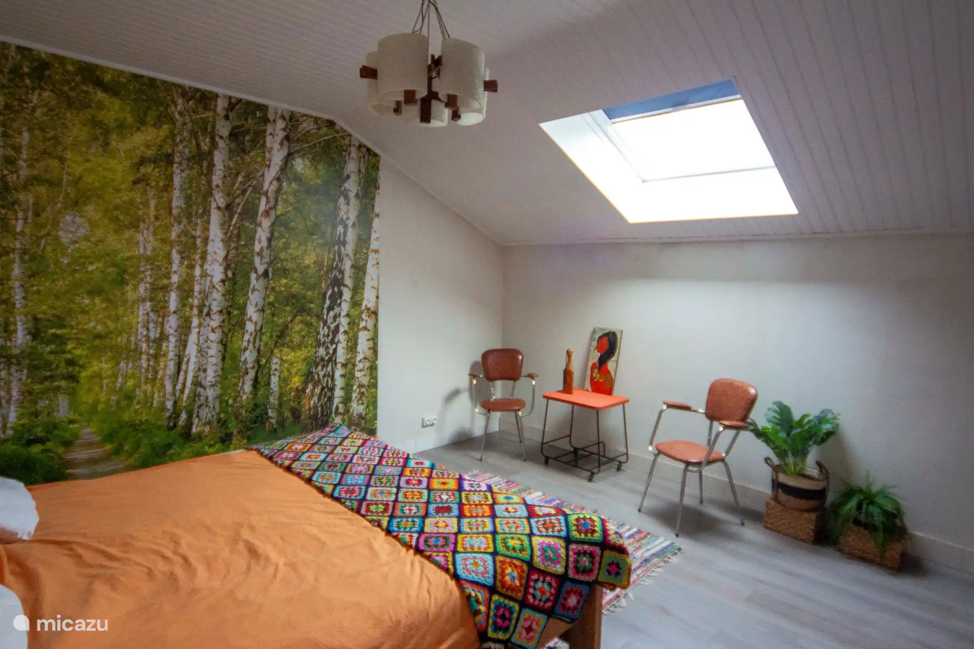 Nieces and side room