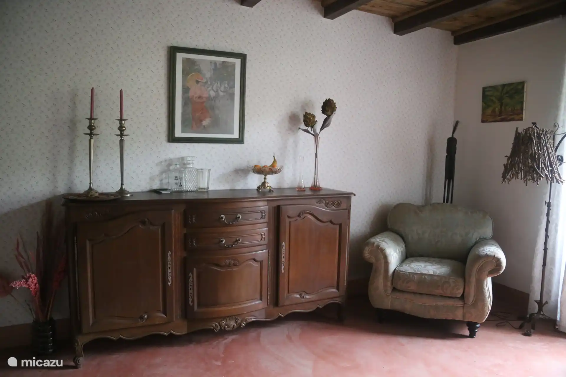 Aunts reading corner