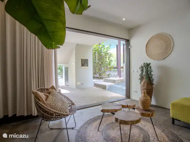 Villa design unique dans un complexe naturel | Curaçao, Curaçao-Centre, Sint Michiel - villa Vue de la salle des médias ci-dessous