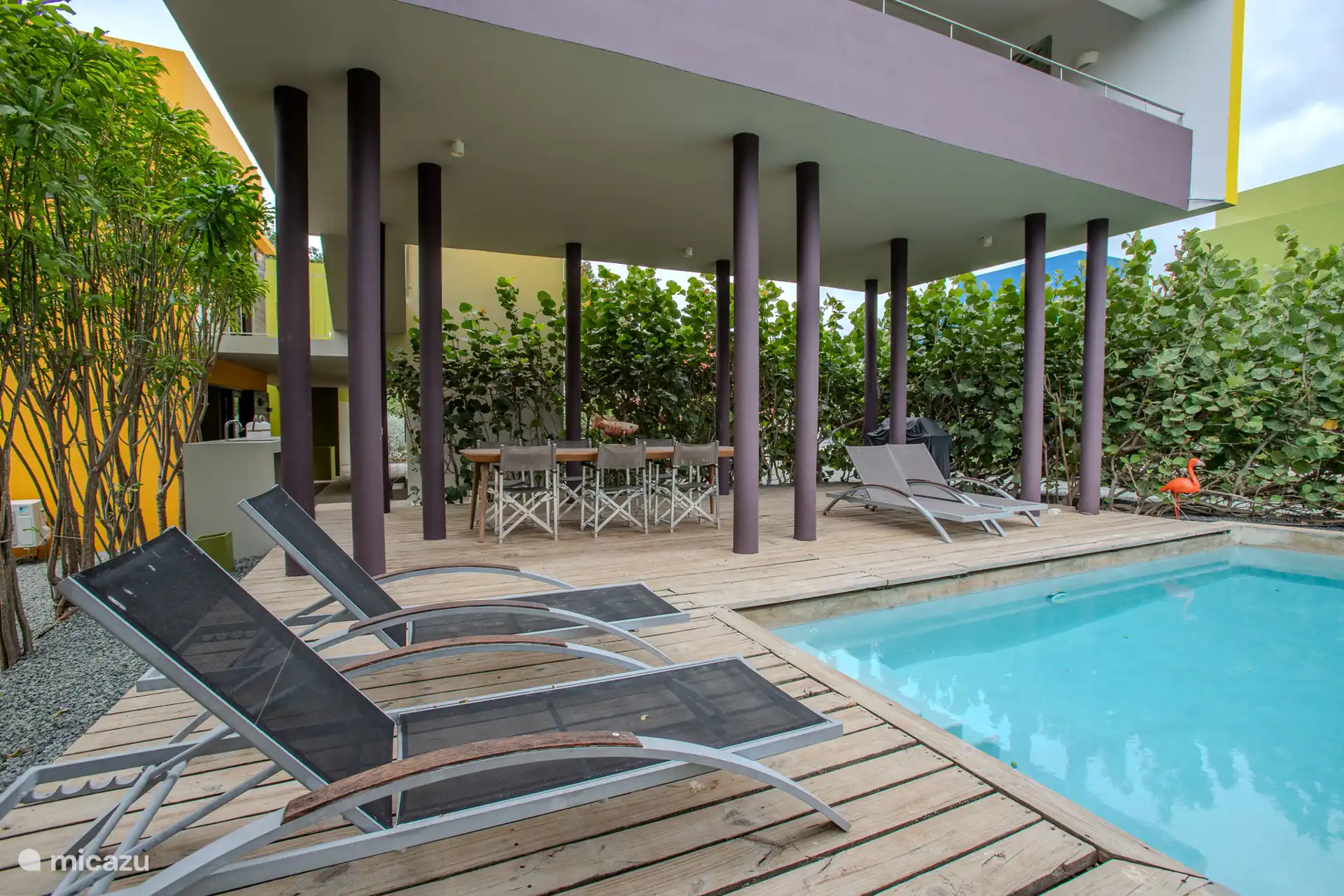 Sie können sich in der Sonne oder im Schatten entspannen 