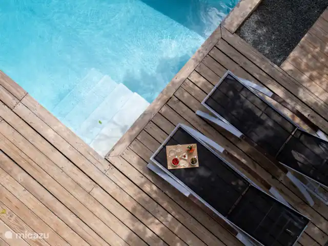 Villa design unique dans un complexe naturel | Curaçao, Curaçao-Centre, Sint Michiel - villa Vue du salon sur la piscine