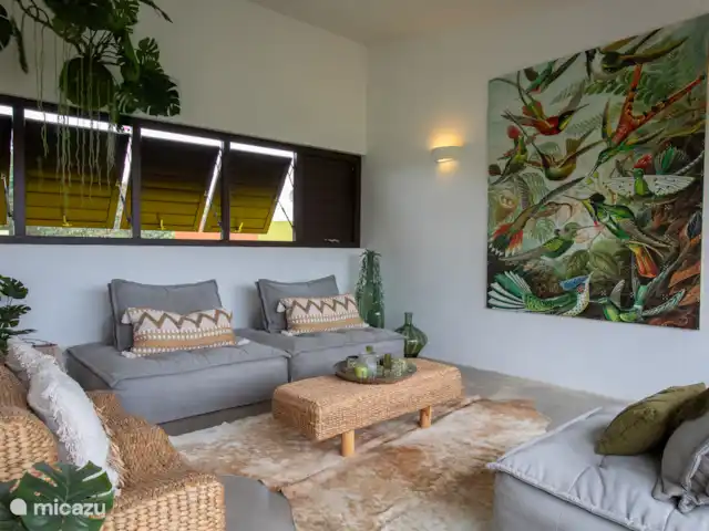 Villa design unique dans un complexe naturel | Curaçao, Curaçao-Centre, Sint Michiel - villa  Coin salon avec de beaux canapés de salon