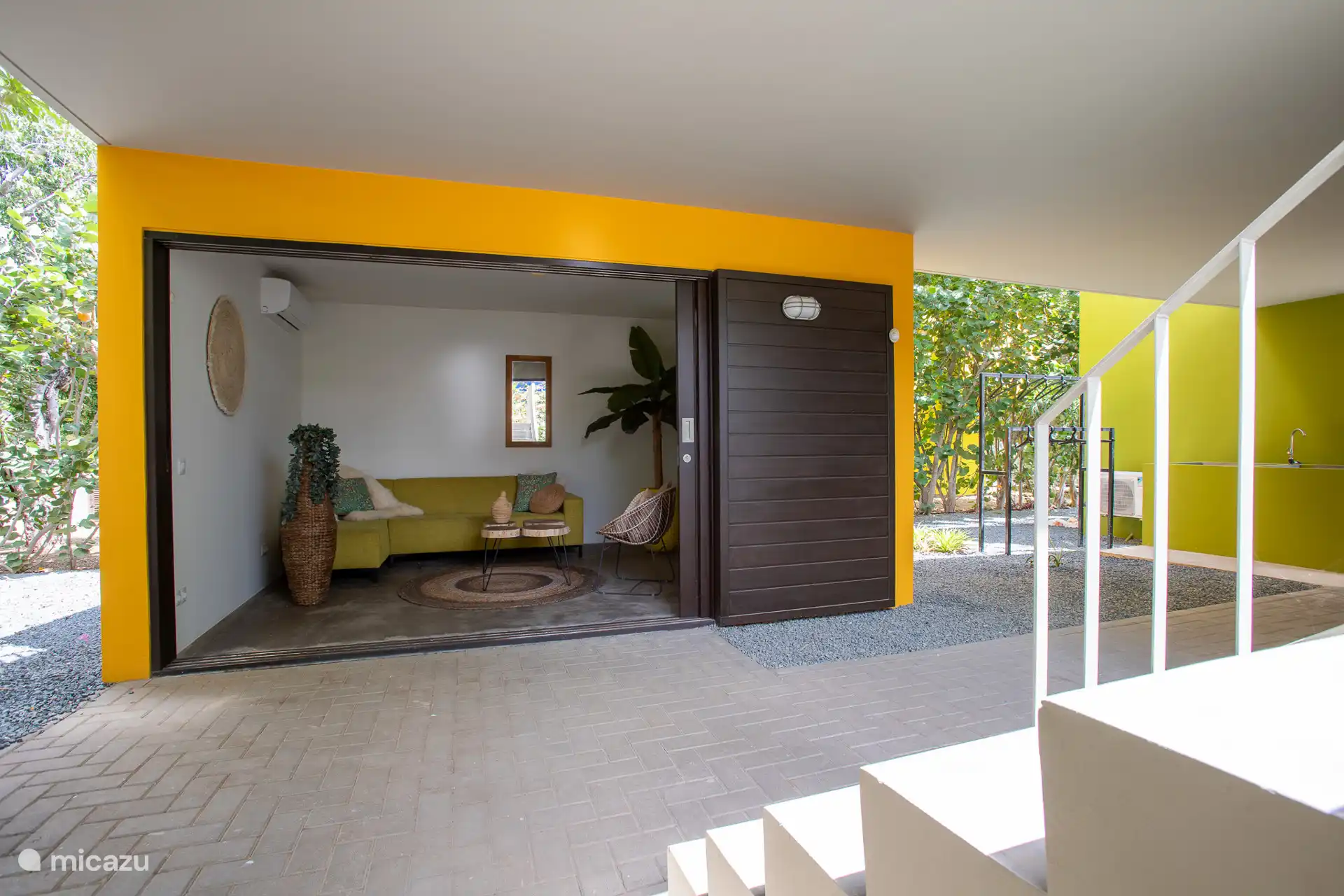 Medienraum mit TV zum Streamen. 