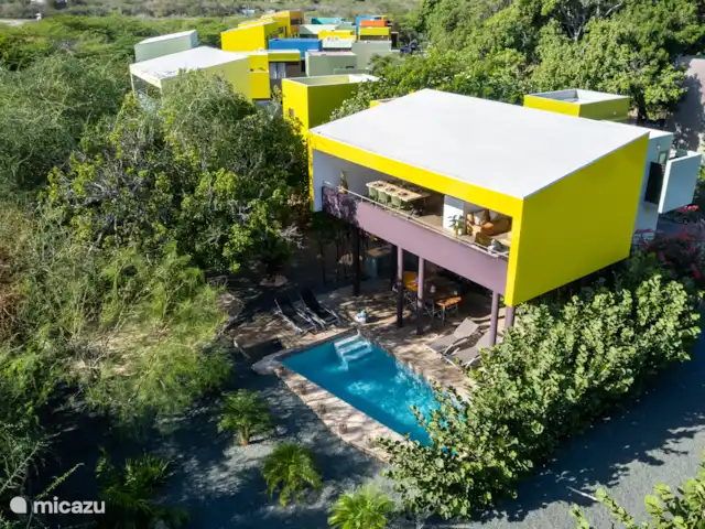 Villa design unique dans un complexe naturel | Curaçao, Curaçao-Centre, Sint Michiel - villa Le Bohemi Resort où se trouve la Villa Lotus. À 3 minutes à pied se trouve le célèbre et très bon restaurant X