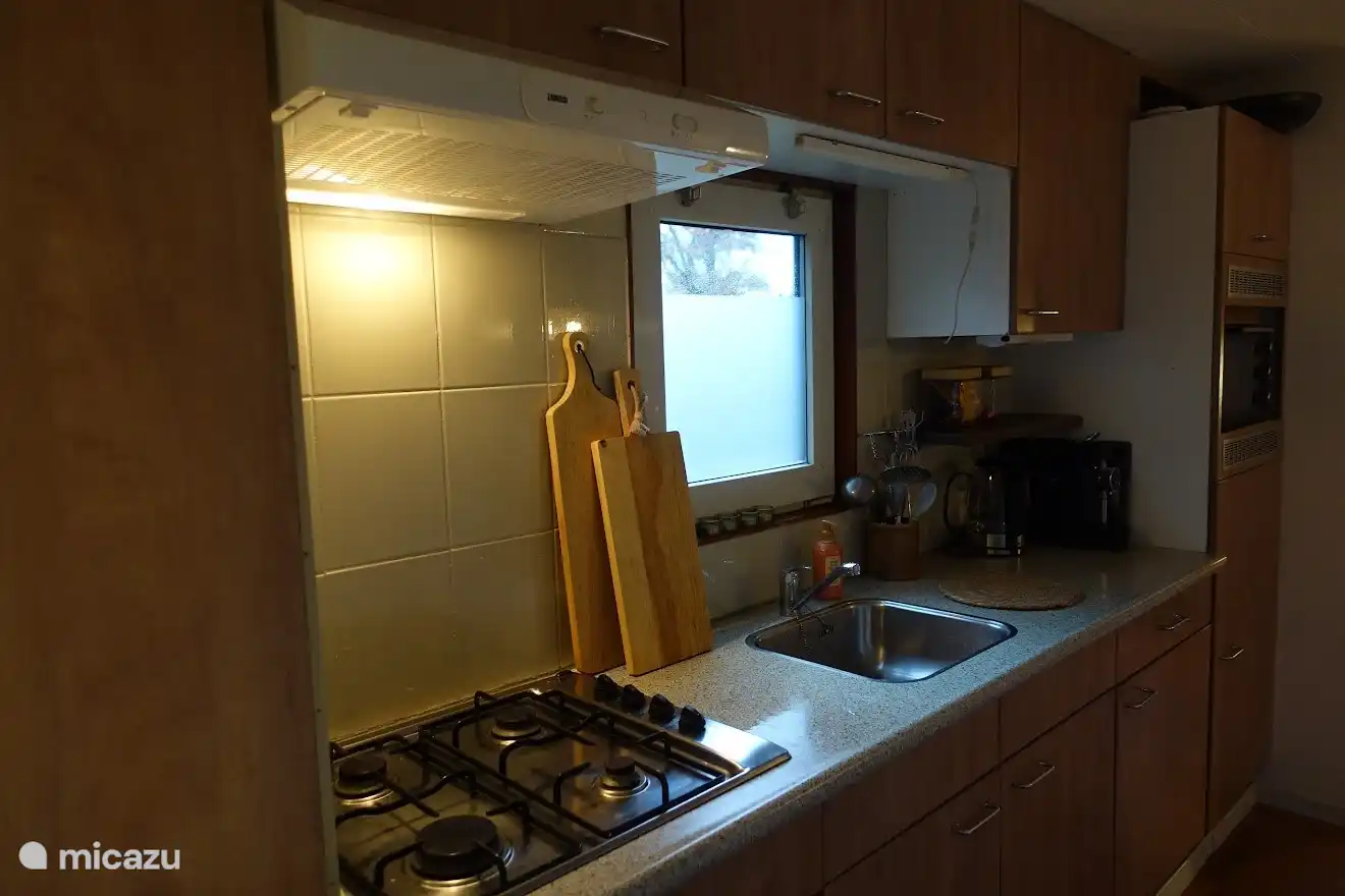 Chalet 4 personen, De eik, Stoetenslagh Rheezerveen, gasfornuis met afzuigkap