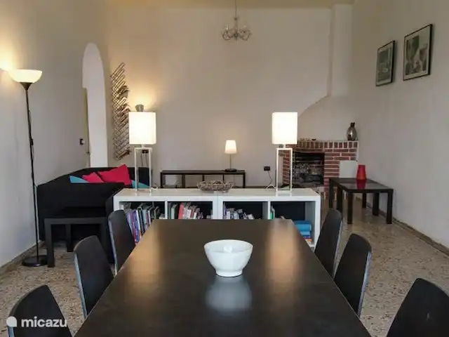 Villa Bonforte huren in Italië, Sicilië, Francofonte - villa woonkamer met eettafel voor 6 personen