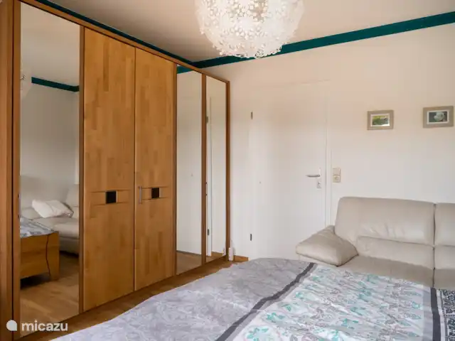 Location de Vacances Allemagne, Hesse, Bad Wildungen, appartement - Appartement zum Märchenwald ****  Chambre 2 avec canapé pour chien