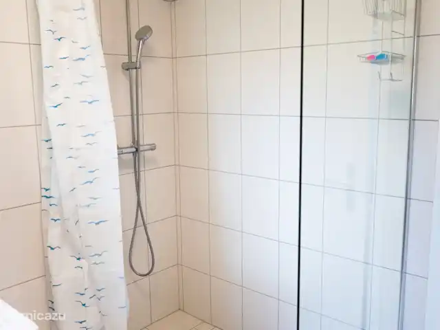 Location de Vacances Allemagne, Hesse, Bad Wildungen, appartement - Appartement zum Märchenwald ****  Grande douche à effet pluie au rez-de-chaussée