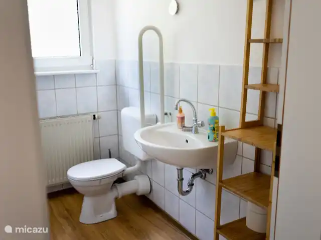 Location de Vacances Allemagne, Hesse, Bad Wildungen, appartement - Appartement zum Märchenwald ****  Toilettes invités avec aide à la position debout