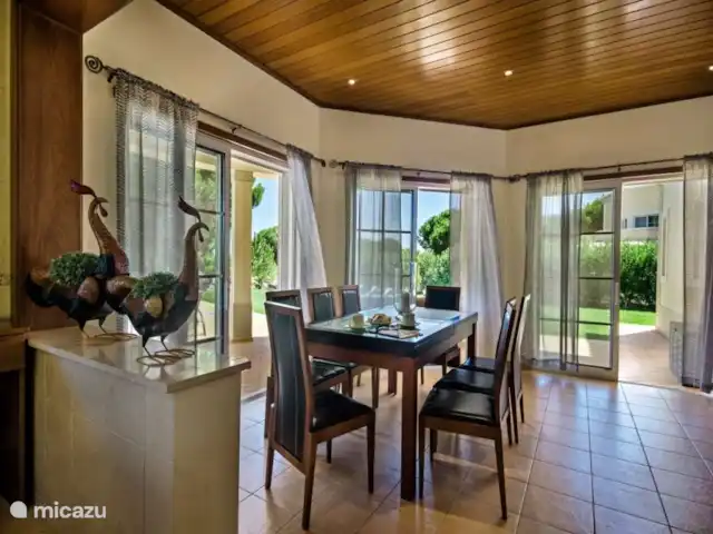 Location de Vacances Portugal, Algarve, Quarteira, villa - Villa Sol Golfe Salle à manger dans le salon
