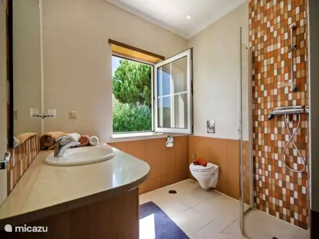Location de Vacances Portugal, Algarve, Quarteira, villa - Villa Sol Golfe Salle de Bains