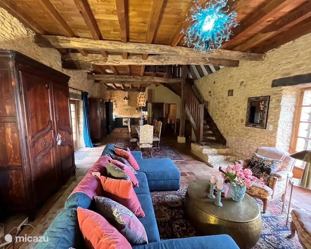 1. Haus - ein weiterer Blick auf das Wohnzimmer, das Esszimmer und die Küche