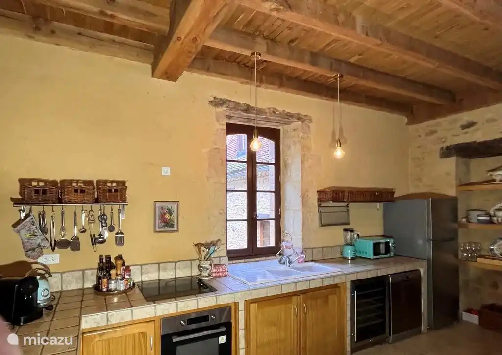 2. Haus -- Küche mit allen Kochutensilien und Utensilien