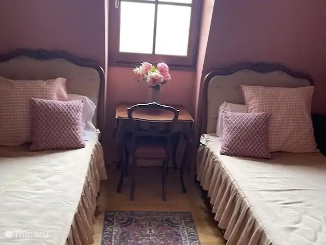 Scarpat Sérénite | France, Dordogne, Le Buisson-de-Cadouin - maison de vacances 2ème maison -- chambre à l’étage avec deux lits simples