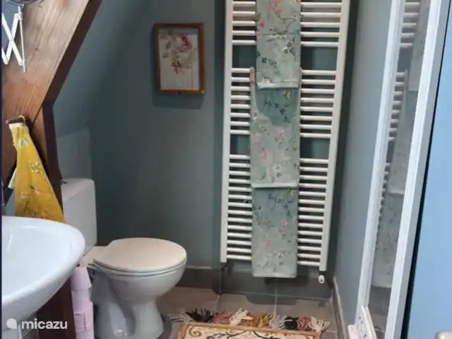 Scarpat Sérénite | France, Dordogne, Le Buisson-de-Cadouin - maison de vacances 2ème maison à l’étage salle de bain près des deux chambres