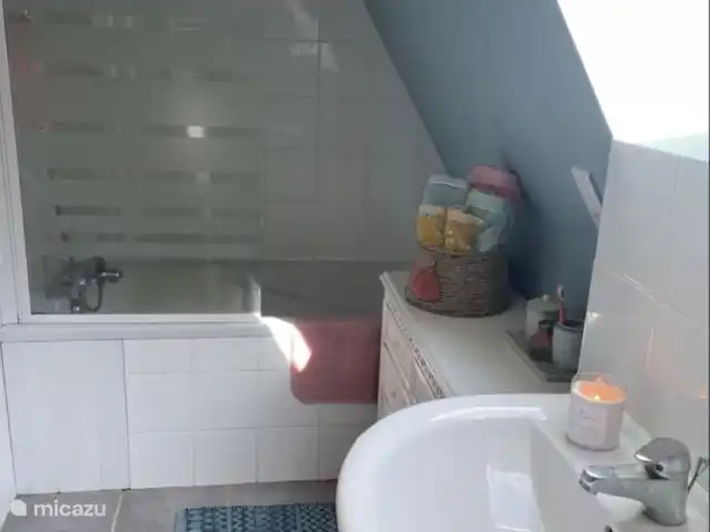 Scarpat Sérénite | France, Dordogne, Le Buisson-de-Cadouin - maison de vacances 2ème maison à l’étage salle de bain combo douche/baignoire