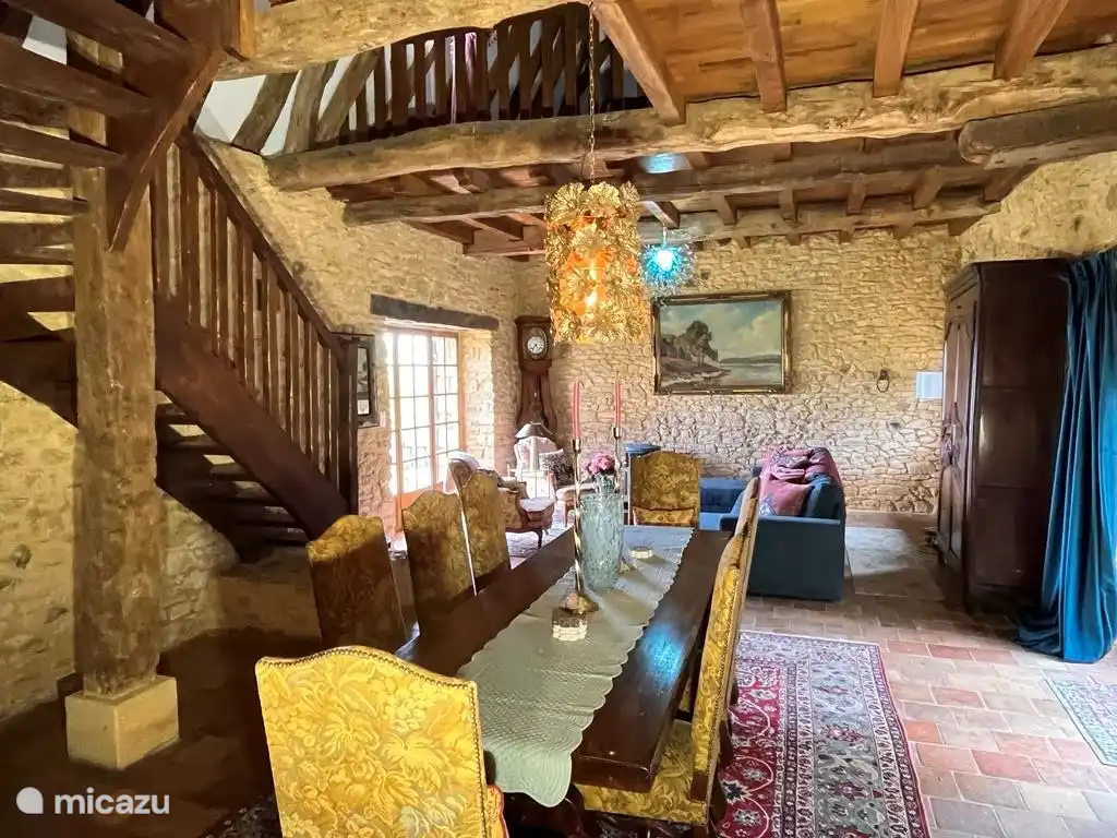 1. Haus -- Ess- und Wohnbereich