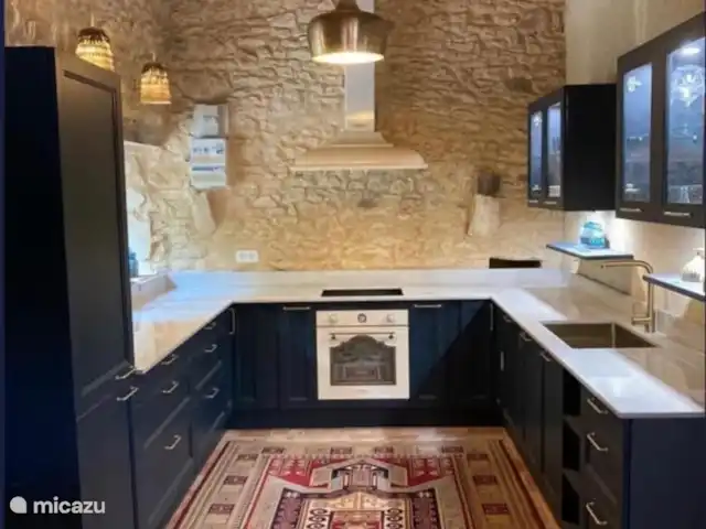 Scarpat Sérénite | France, Dordogne, Le Buisson-de-Cadouin - maison de vacances 1ère maison -- Cuisine rénovée avec appareil SMEG dans la première maison