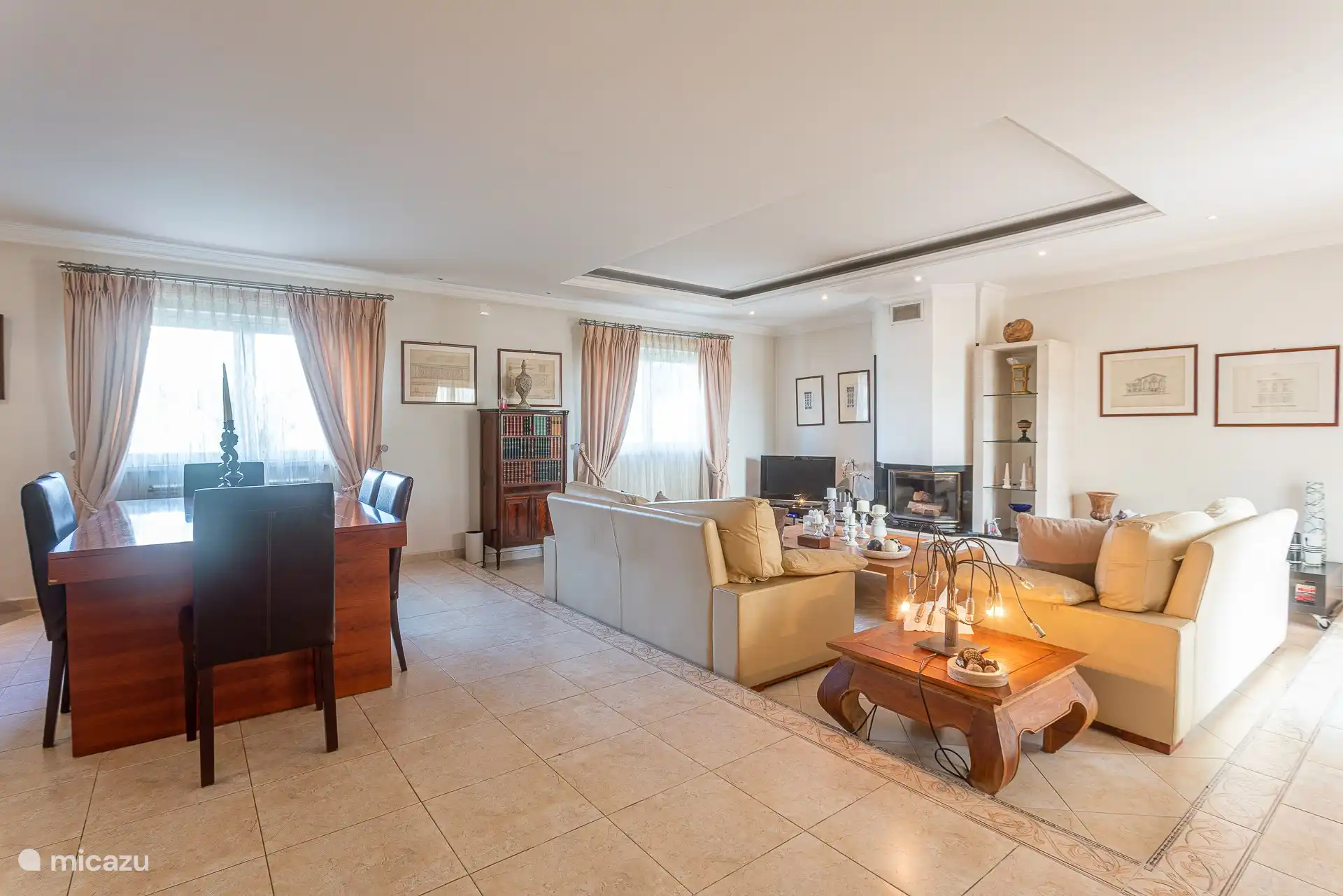 Wohnzimmer mit Essbereich