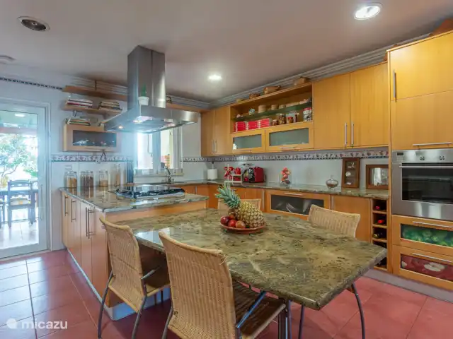 Villa Celeste en Portugal, Costa de Lisboa, Setúbal - villa Cocina con zona de comedor