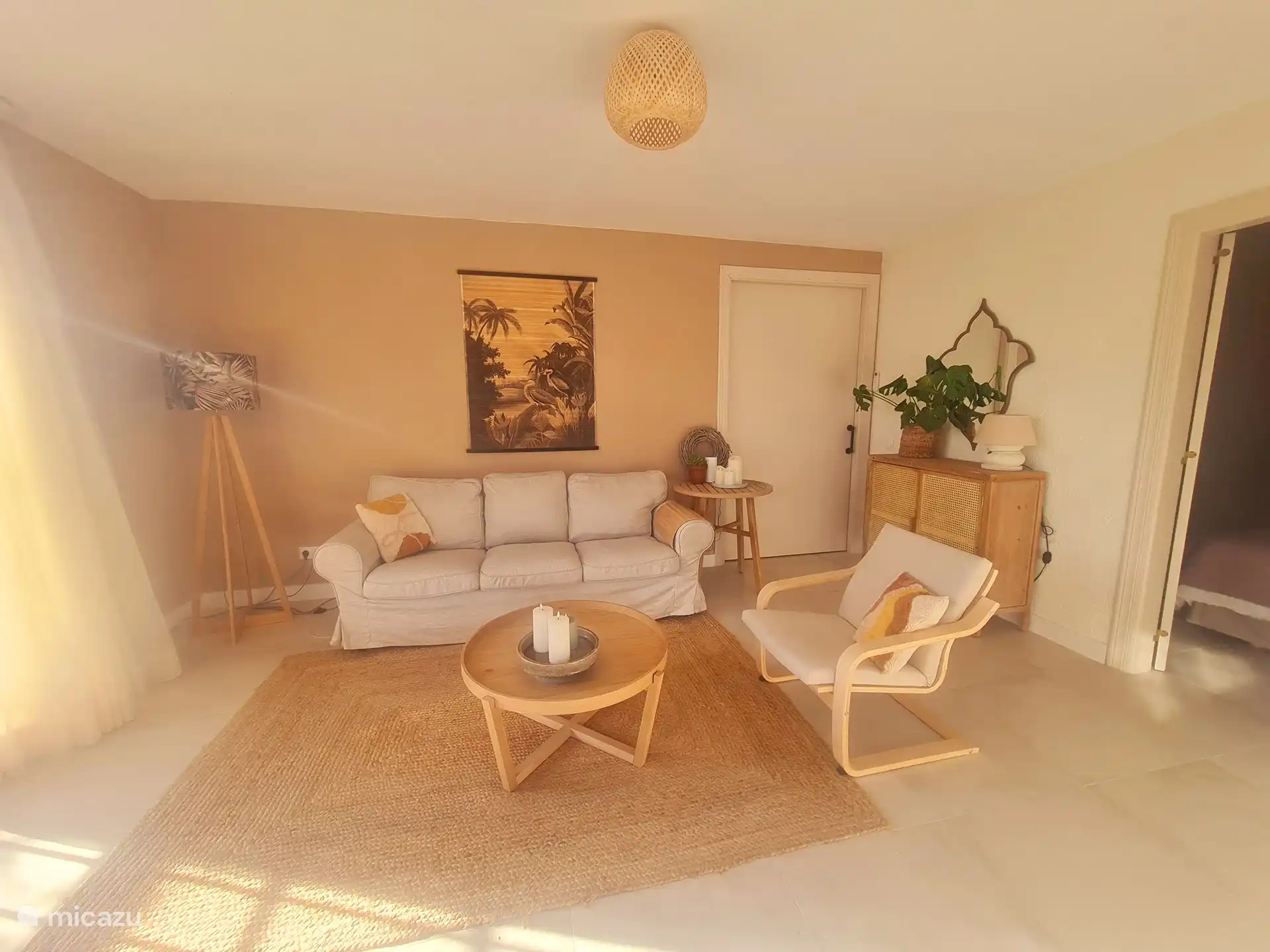 Das Wohnzimmer der Wohnung 